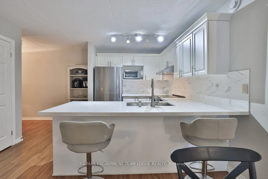 Photo 9 of Unit 211, 2010 Cleaver Avenue, Burlington, Headon — HOMEH