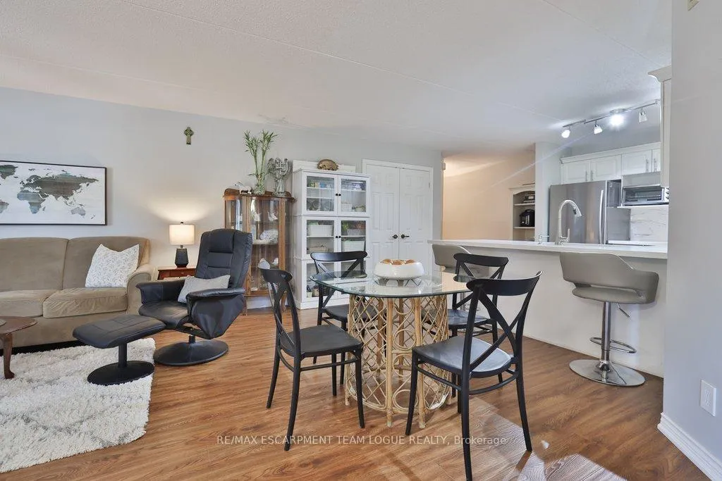 Photo 11 of Unit 211, 2010 Cleaver Avenue, Burlington, Headon — HOMEH