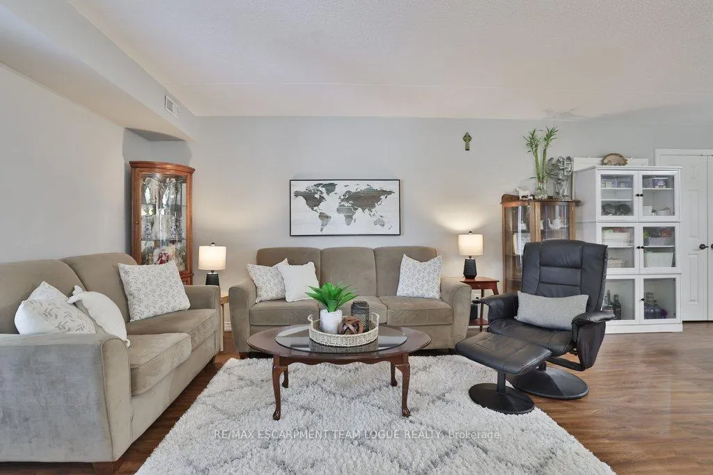 Photo 12 of Unit 211, 2010 Cleaver Avenue, Burlington, Headon — HOMEH