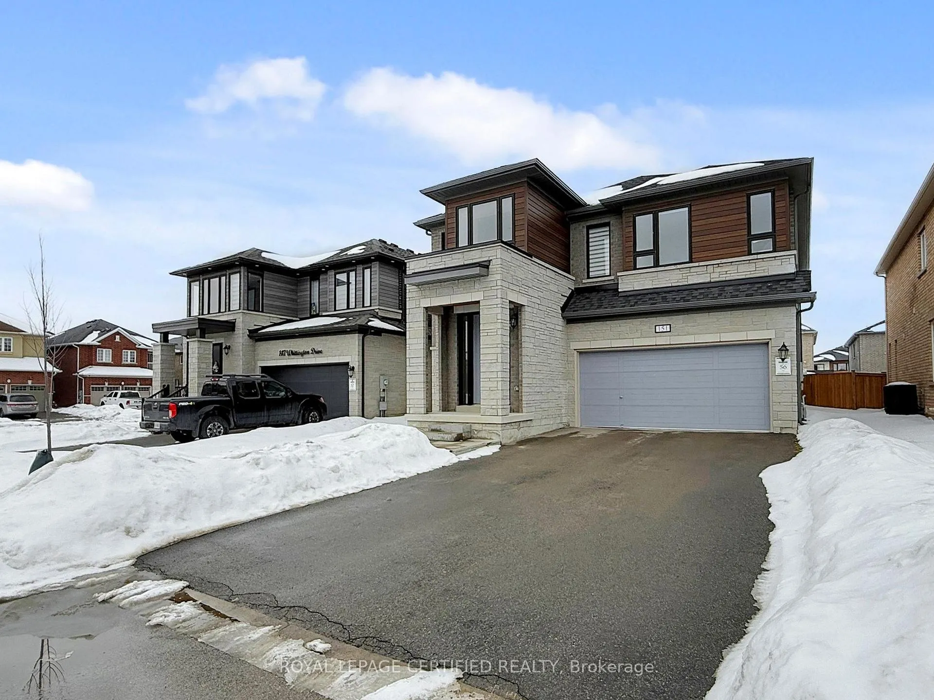 Photo 2 of 151 Whittington Drive, Hamilton, Meadowlands — HOMEH