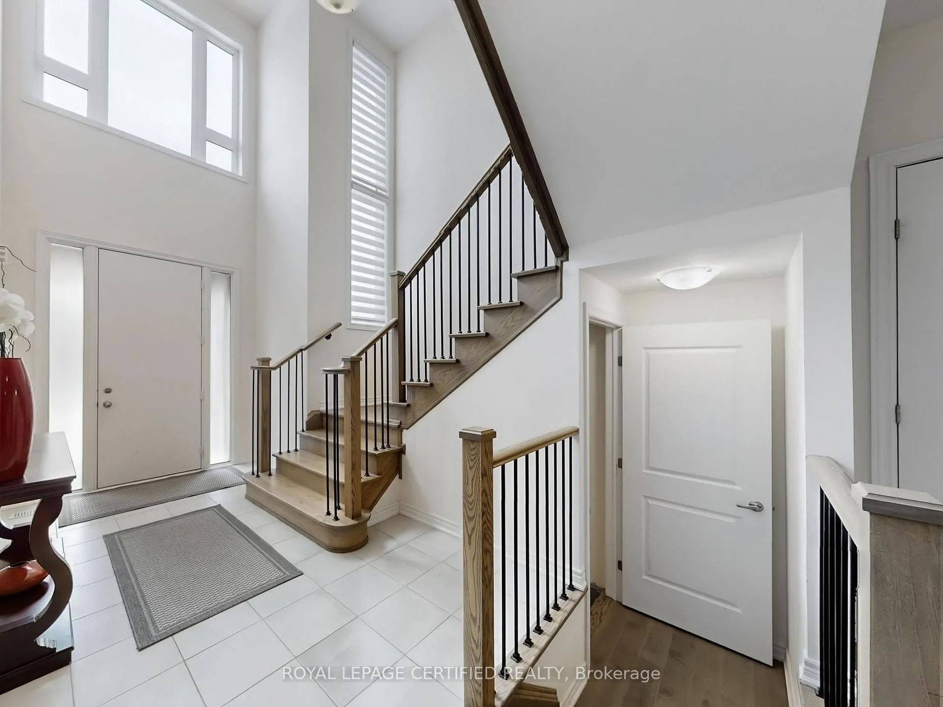 Photo 6 of 151 Whittington Drive, Hamilton, Meadowlands — HOMEH