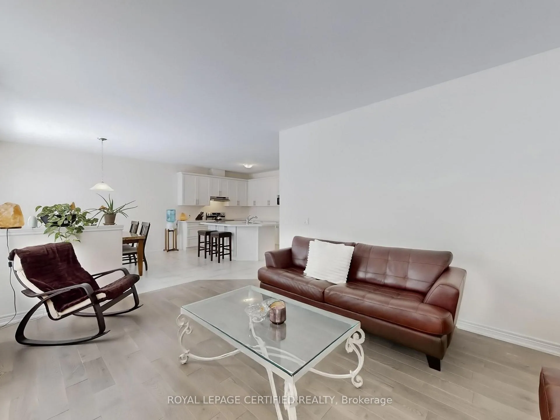 Photo 9 of 151 Whittington Drive, Hamilton, Meadowlands — HOMEH