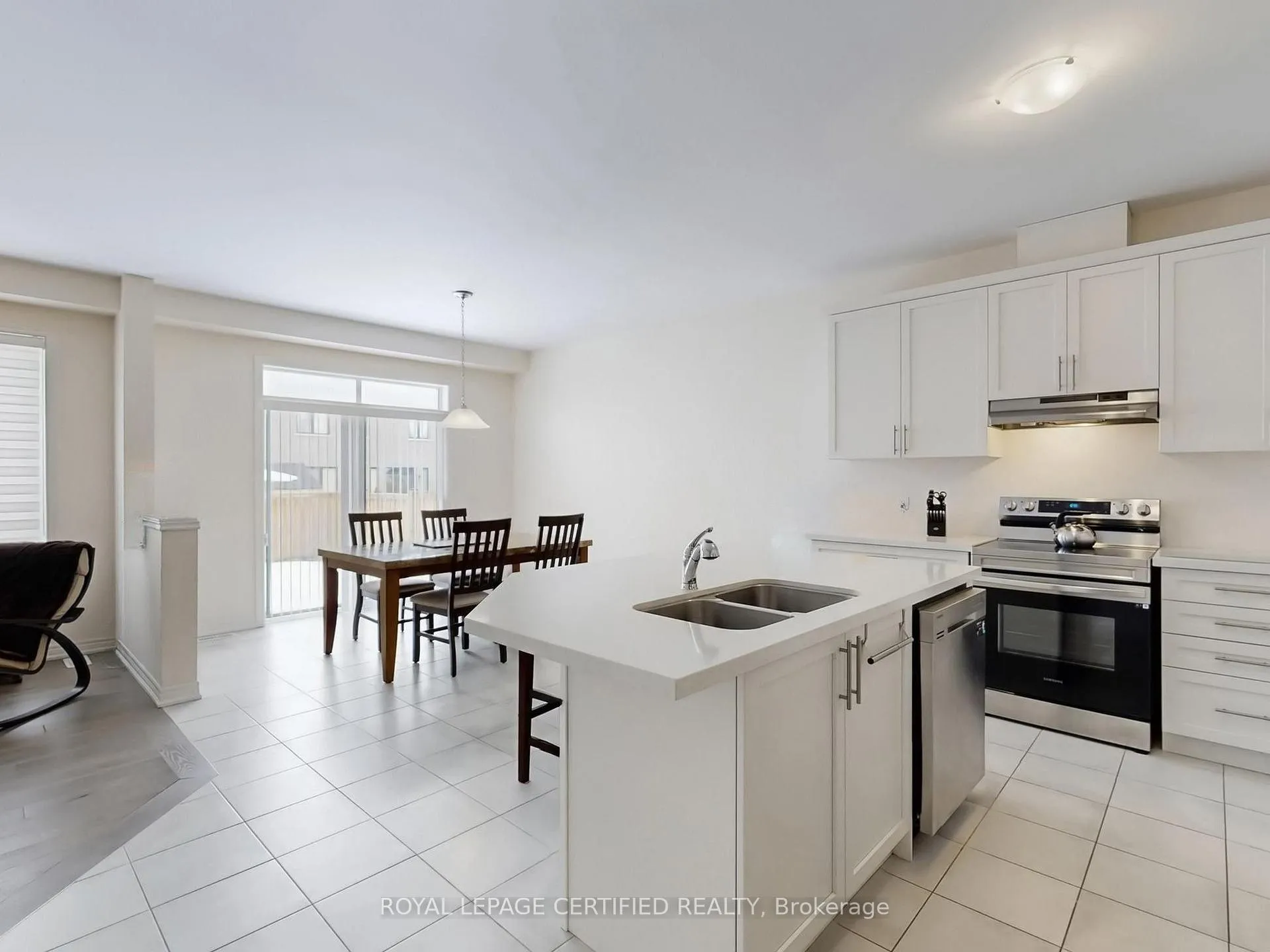 Photo 11 of 151 Whittington Drive, Hamilton, Meadowlands — HOMEH
