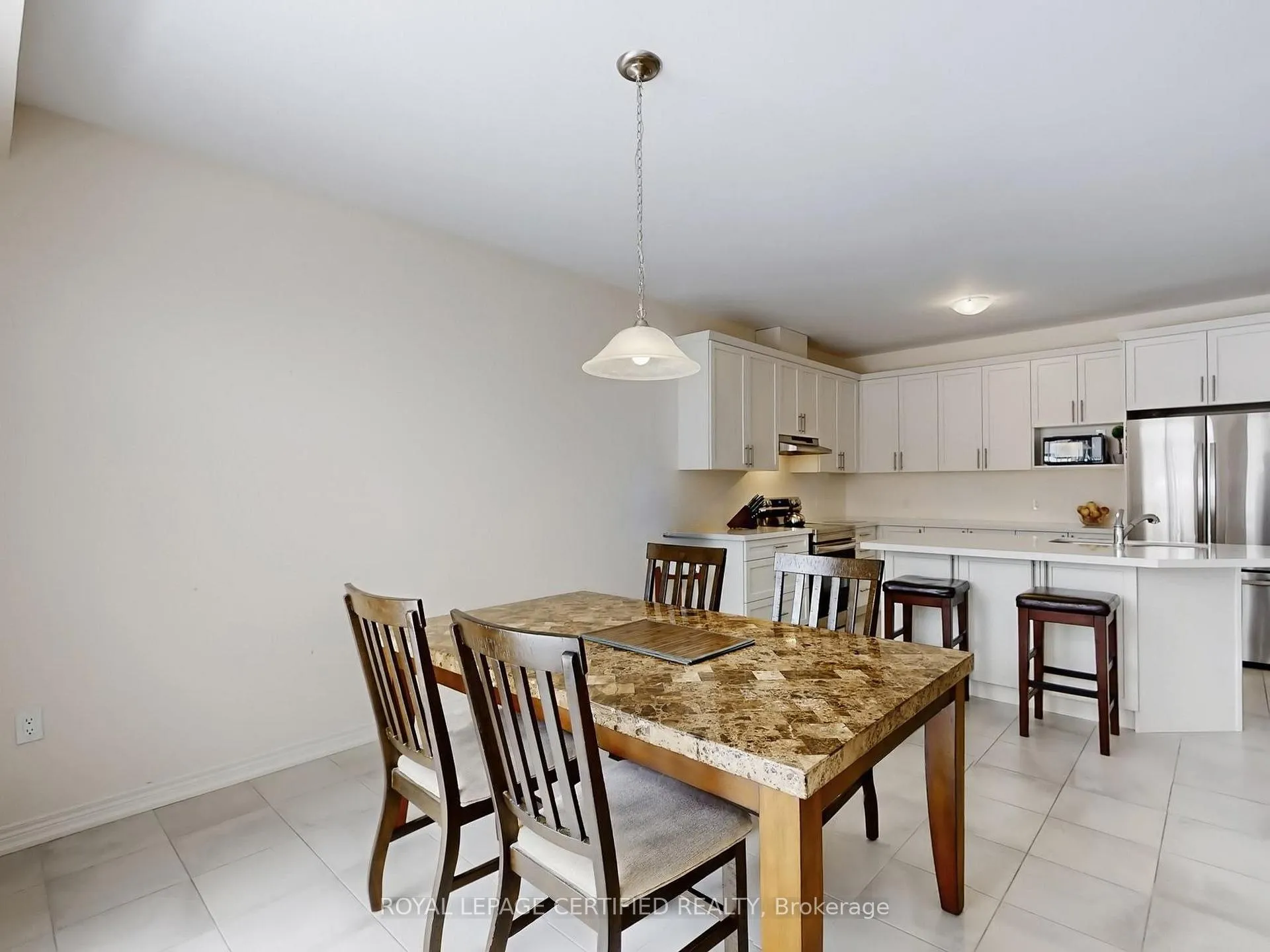 Photo 13 of 151 Whittington Drive, Hamilton, Meadowlands — HOMEH