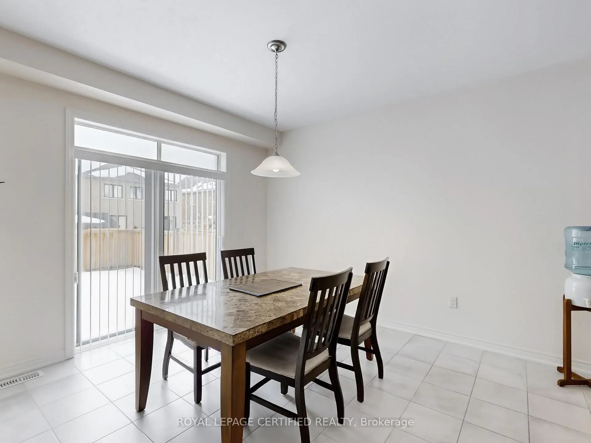 Photo 15 of 151 Whittington Drive, Hamilton, Meadowlands — HOMEH
