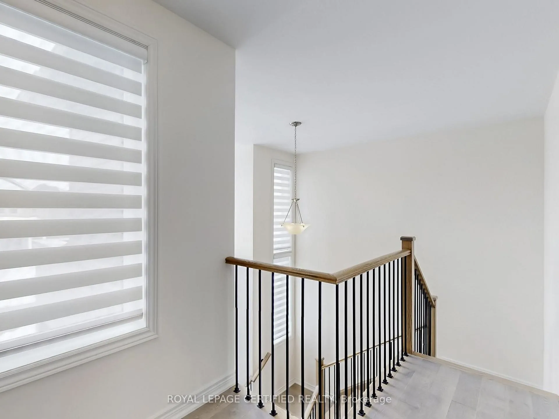 Photo 17 of 151 Whittington Drive, Hamilton, Meadowlands — HOMEH
