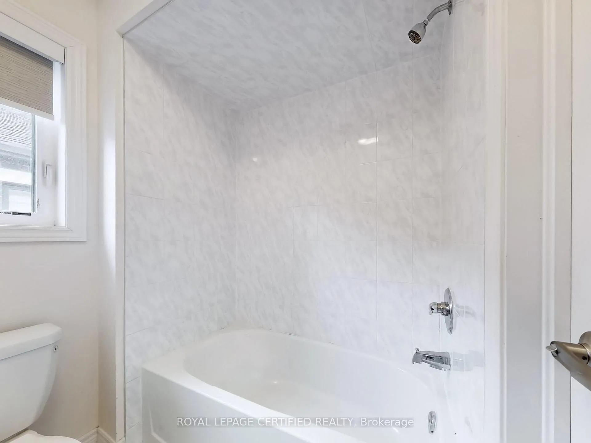 Photo 20 of 151 Whittington Drive, Hamilton, Meadowlands — HOMEH