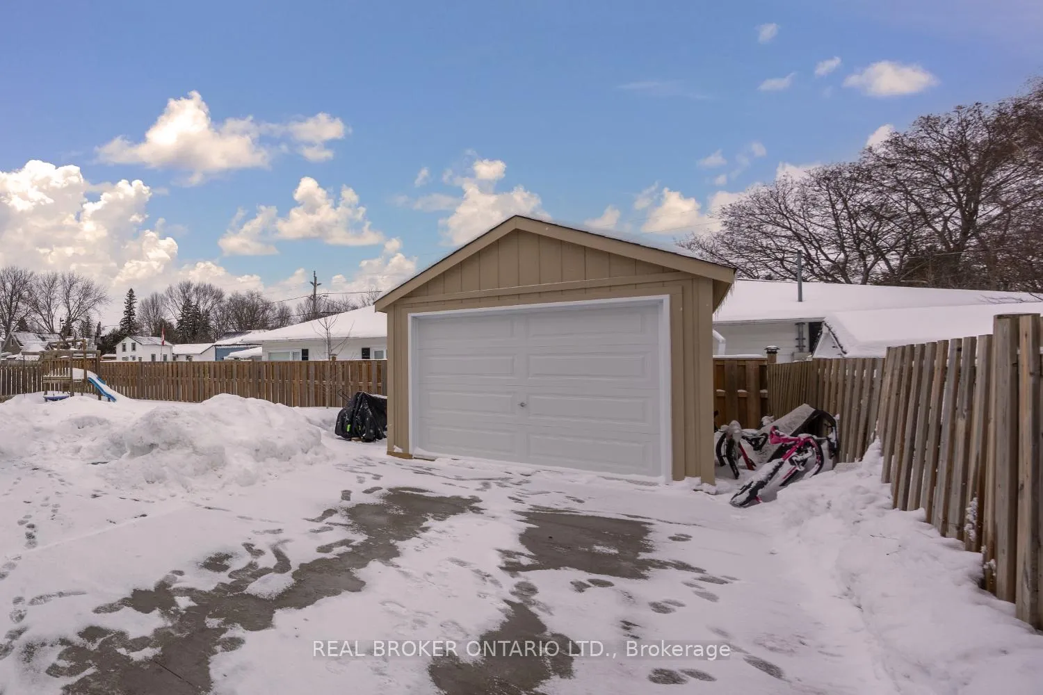 Photo 33 of 11 Mill Street, Clarington, Orono — HOMEH