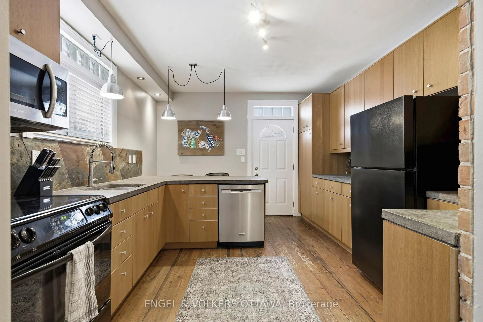 Photo 16 of 83 Eccles Street, Ottawa, West Centre Town — HOMEH
