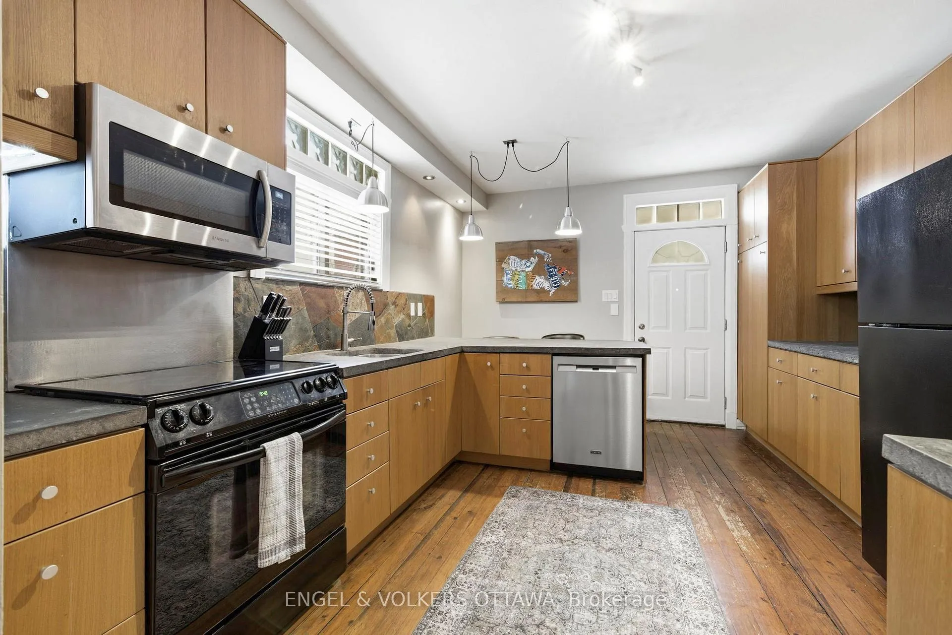Photo 17 of 83 Eccles Street, Ottawa, West Centre Town — HOMEH
