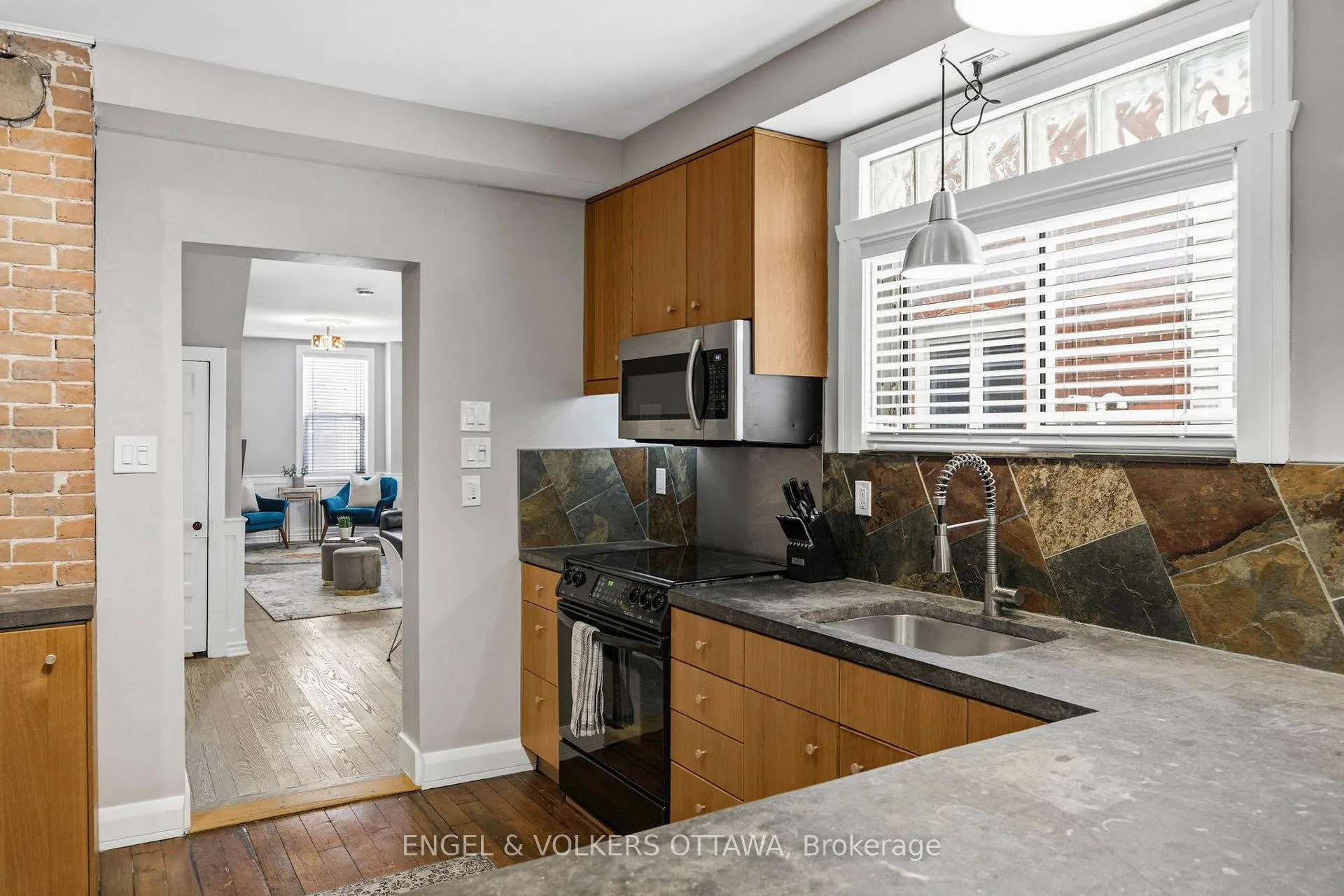 Photo 19 of 83 Eccles Street, Ottawa, West Centre Town — HOMEH