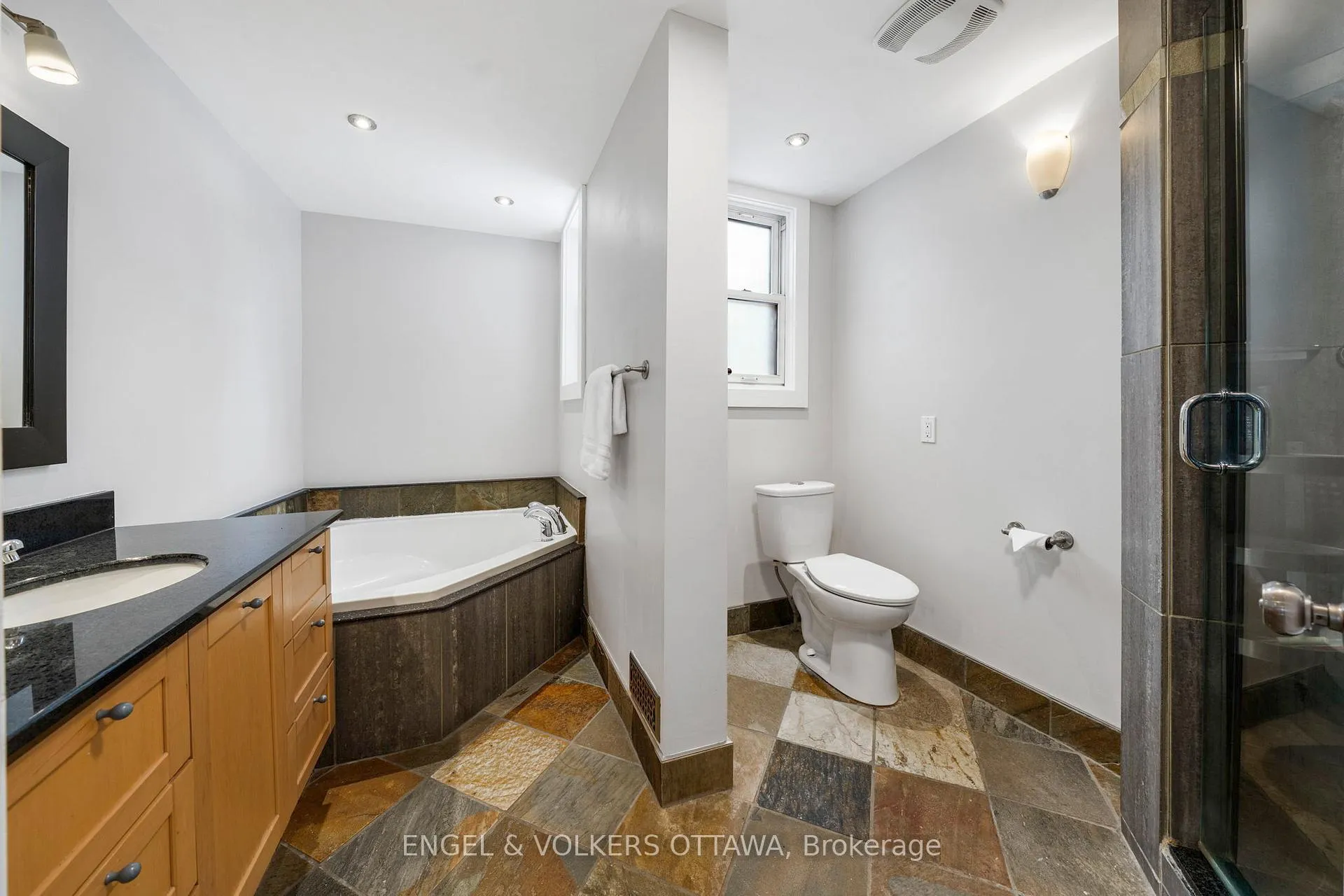 Photo 32 of 83 Eccles Street, Ottawa, West Centre Town — HOMEH
