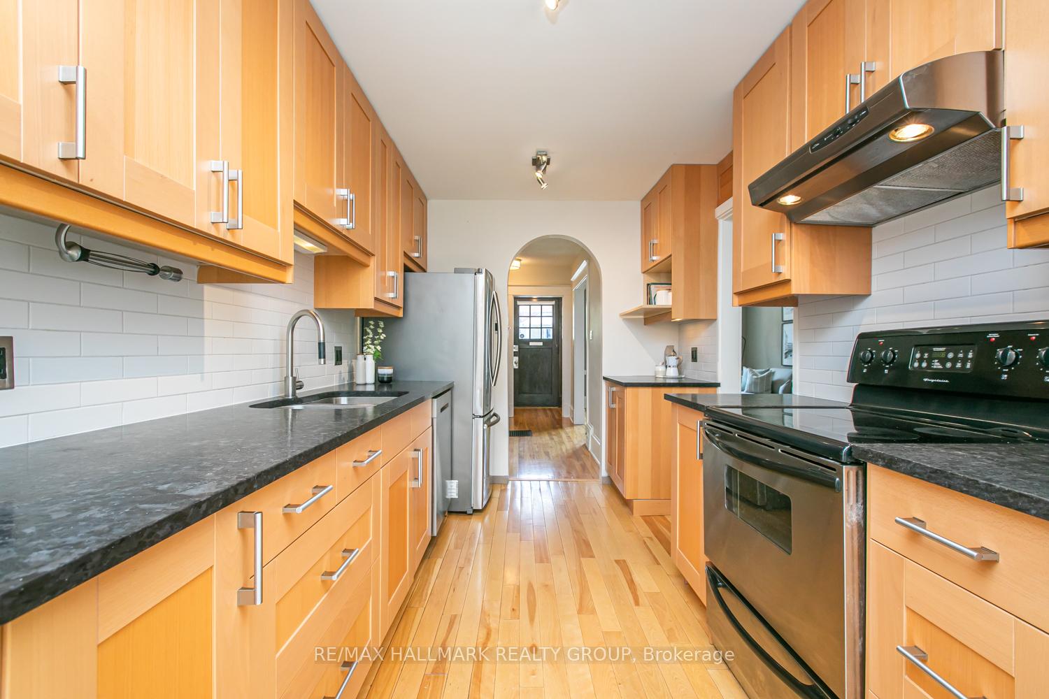 Photo 9 of 636 Chapel Street, Ottawa, Sandy Hill — HOMEH