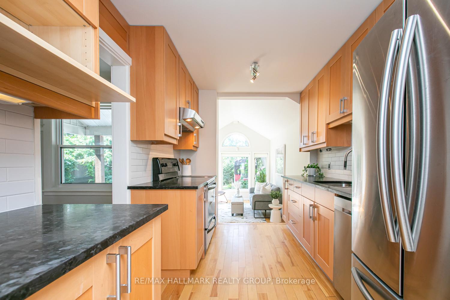 Photo 10 of 636 Chapel Street, Ottawa, Sandy Hill — HOMEH