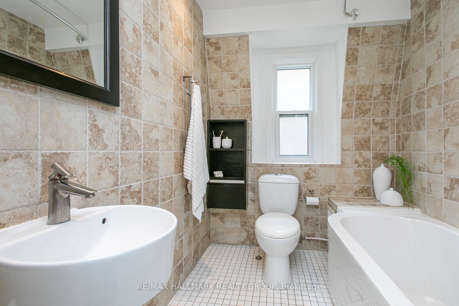 Photo 21 of 636 Chapel Street, Ottawa, Sandy Hill — HOMEH