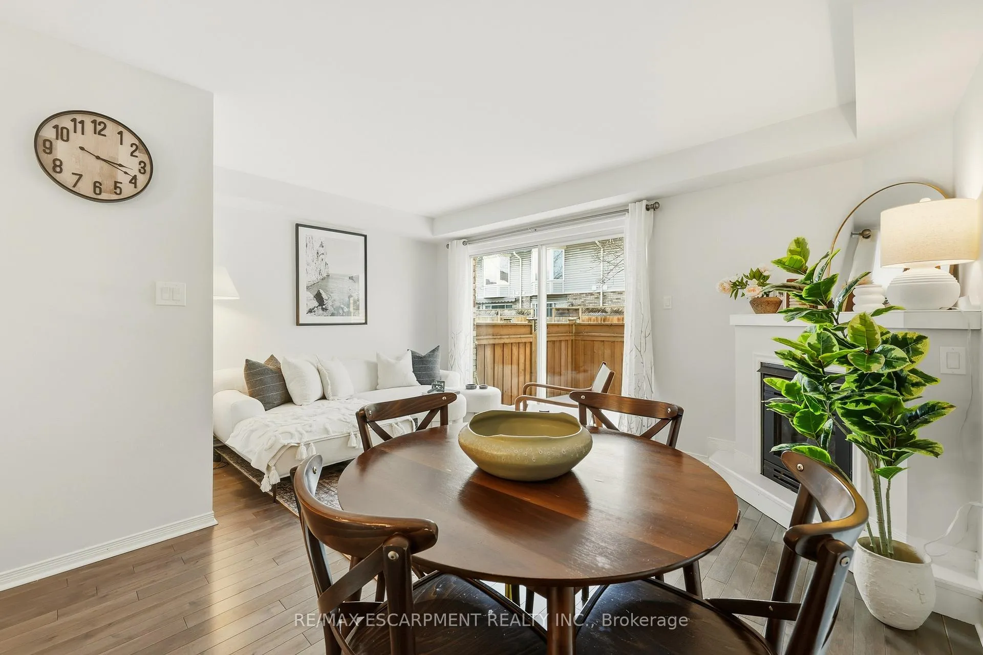 Photo 5 of Unit 5, 2015 Cleaver Avenue, Burlington, Headon — HOMEH