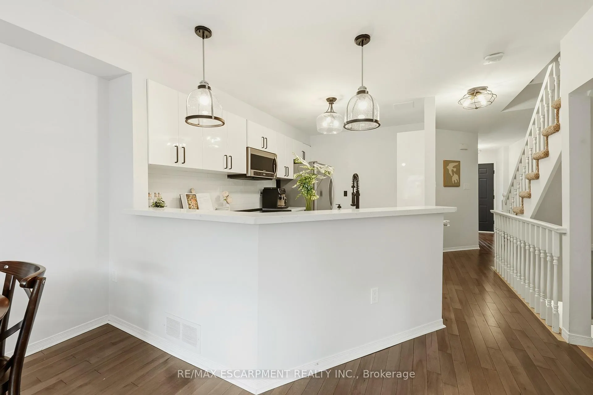 Photo 8 of Unit 5, 2015 Cleaver Avenue, Burlington, Headon — HOMEH