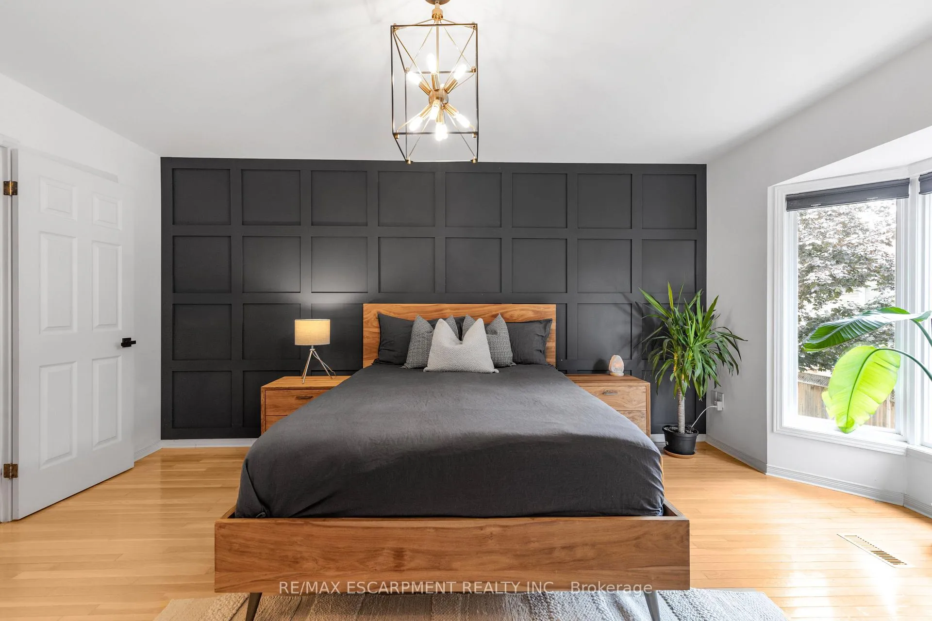 Photo 13 of Unit 5, 2015 Cleaver Avenue, Burlington, Headon — HOMEH