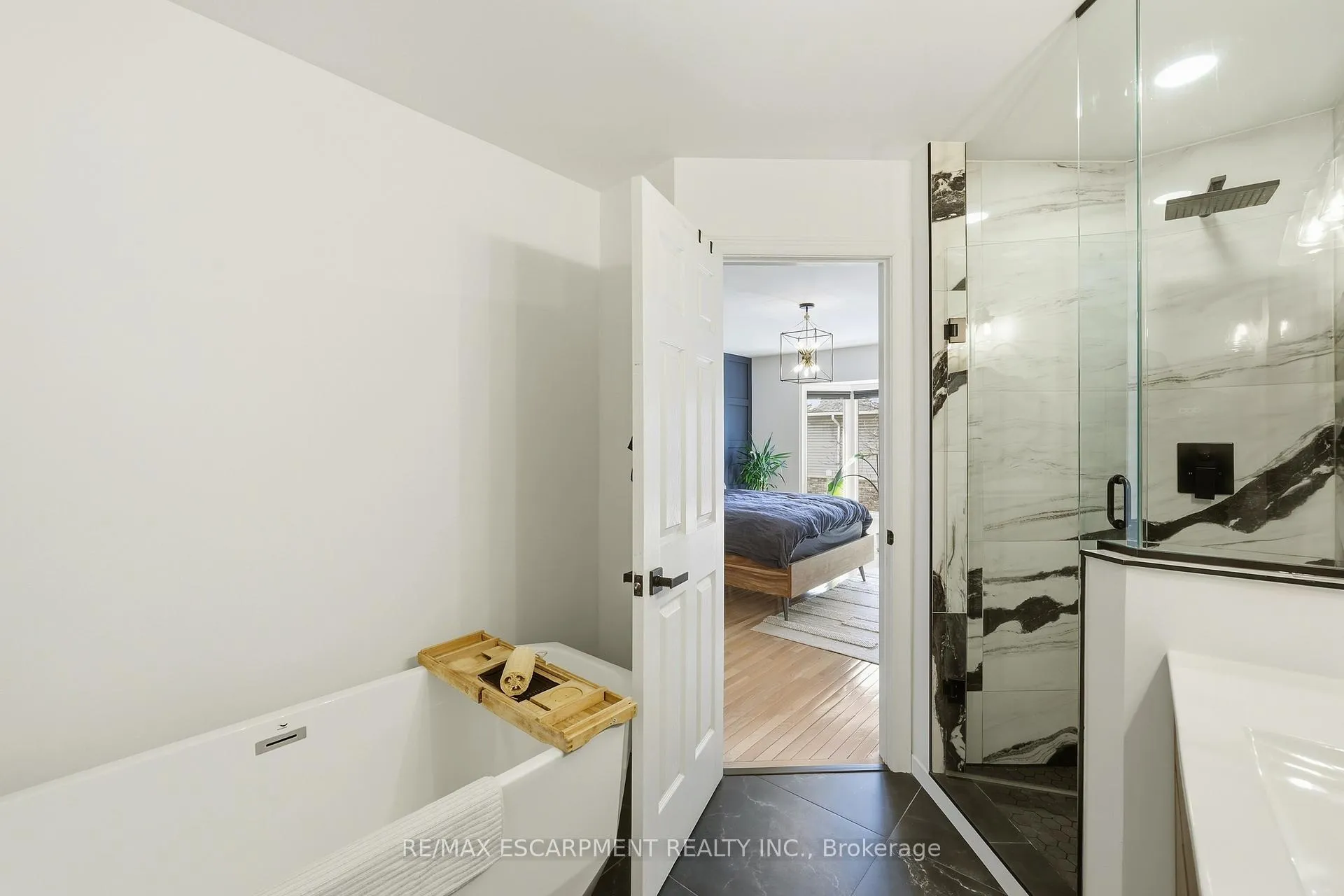 Photo 17 of Unit 5, 2015 Cleaver Avenue, Burlington, Headon — HOMEH