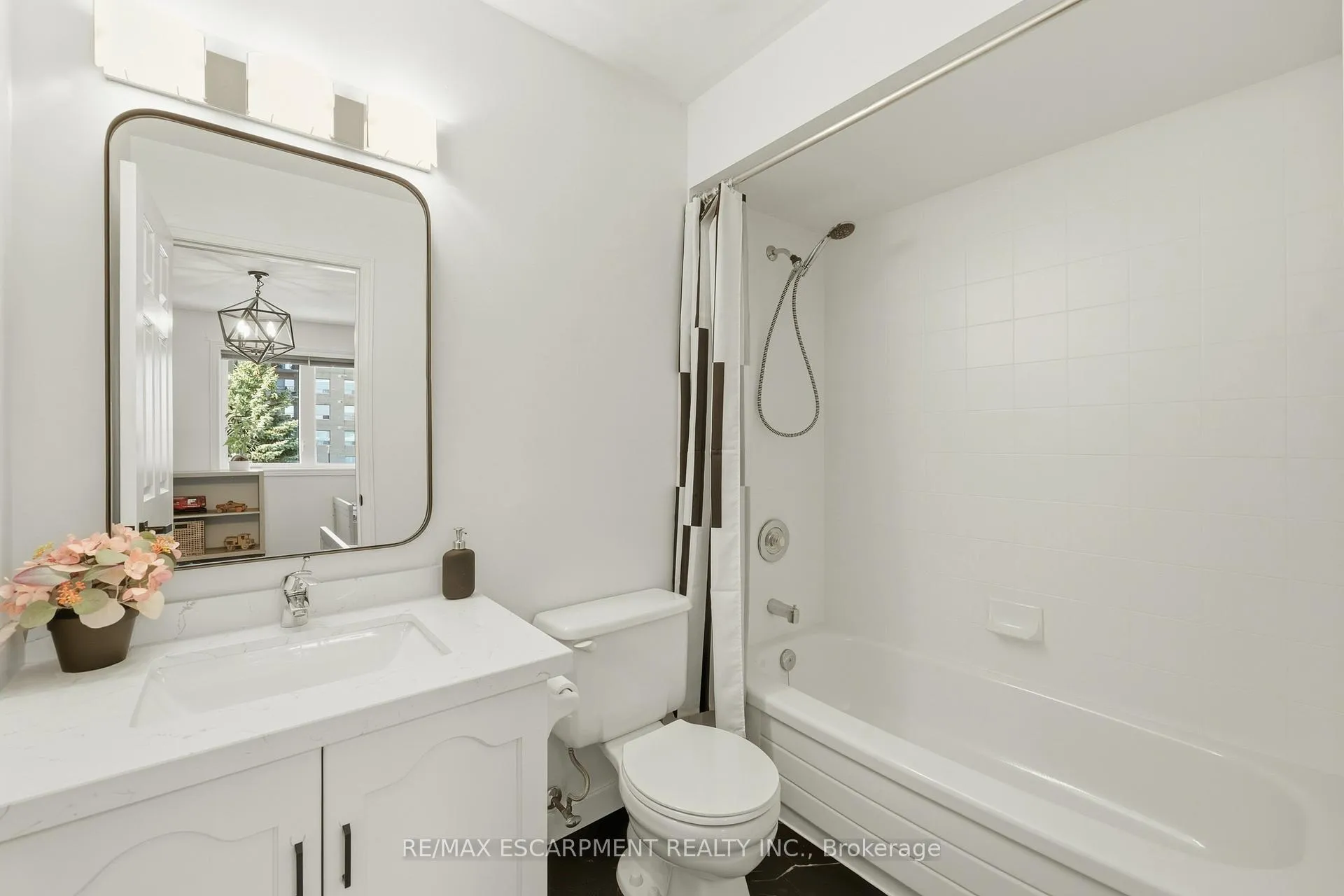 Photo 22 of Unit 5, 2015 Cleaver Avenue, Burlington, Headon — HOMEH