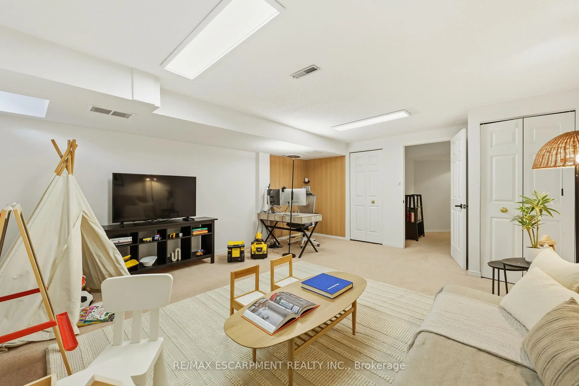Photo 25 of Unit 5, 2015 Cleaver Avenue, Burlington, Headon — HOMEH