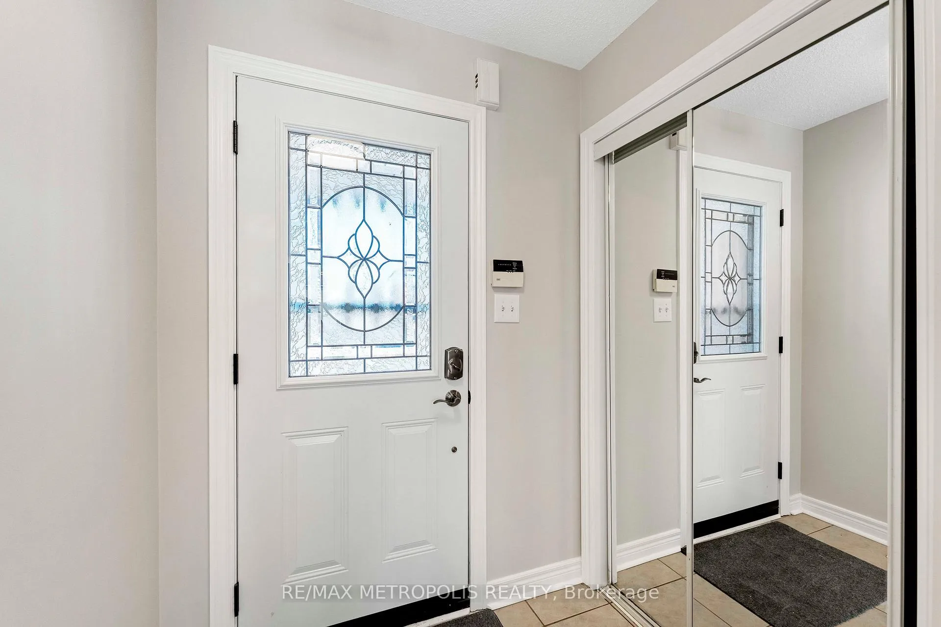 Photo 10 of 16 Twin Pines Crescent, Brampton, Northwest Sandalwood Parkway — HOMEH