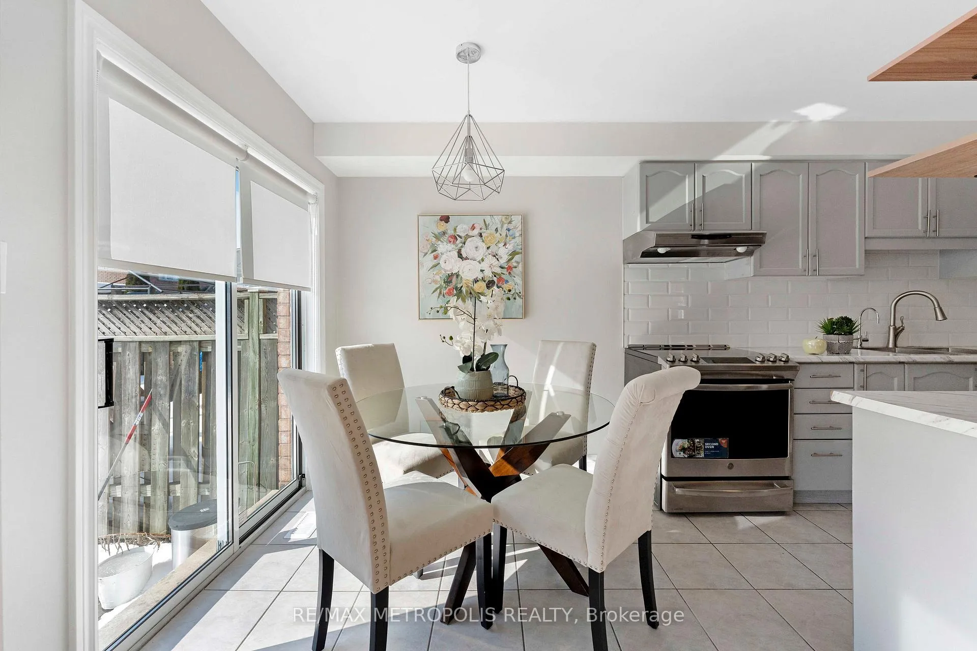 Photo 18 of 16 Twin Pines Crescent, Brampton, Northwest Sandalwood Parkway — HOMEH