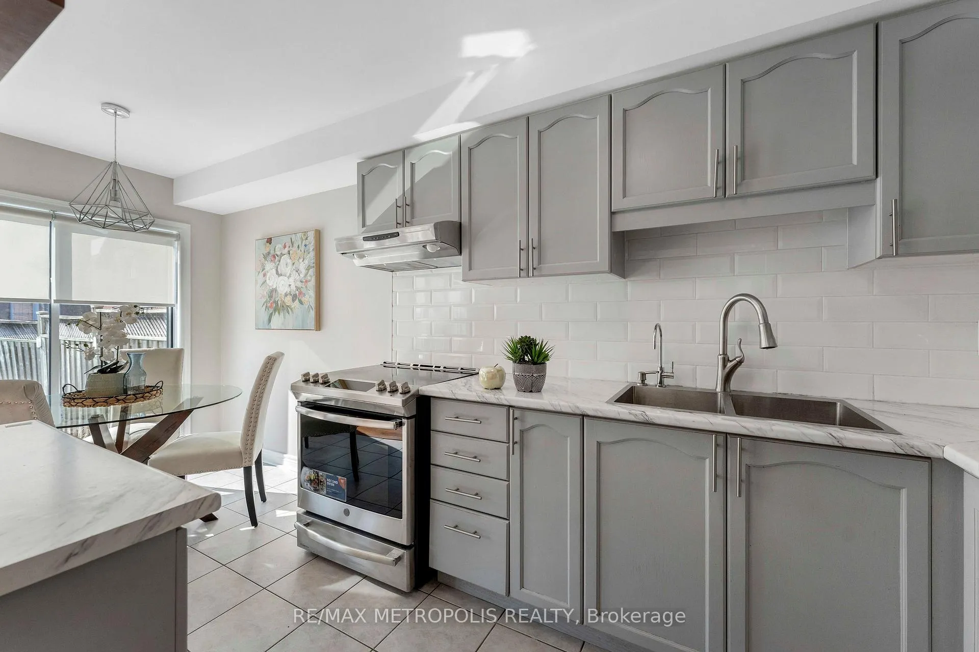 Photo 19 of 16 Twin Pines Crescent, Brampton, Northwest Sandalwood Parkway — HOMEH
