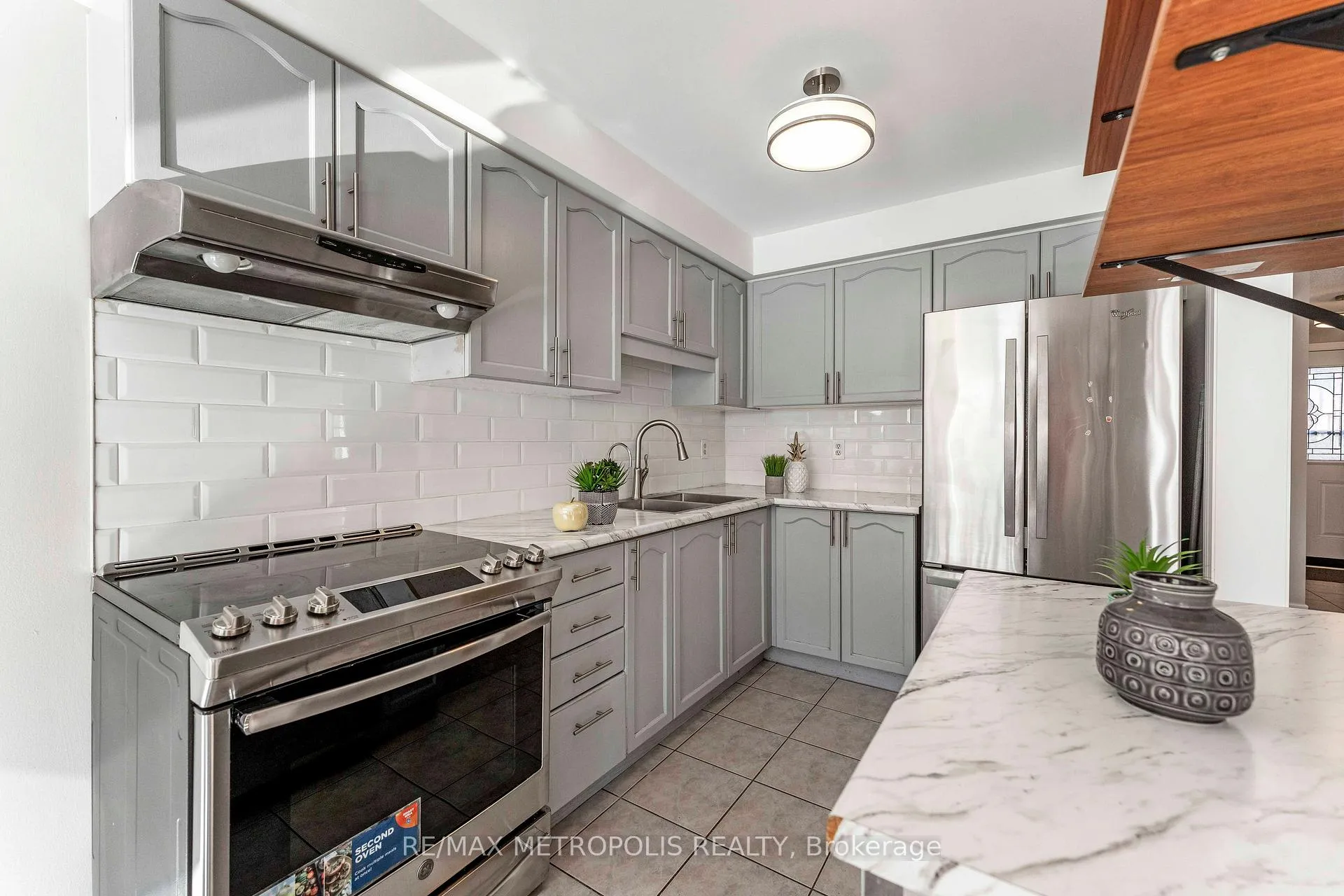 Photo 22 of 16 Twin Pines Crescent, Brampton, Northwest Sandalwood Parkway — HOMEH
