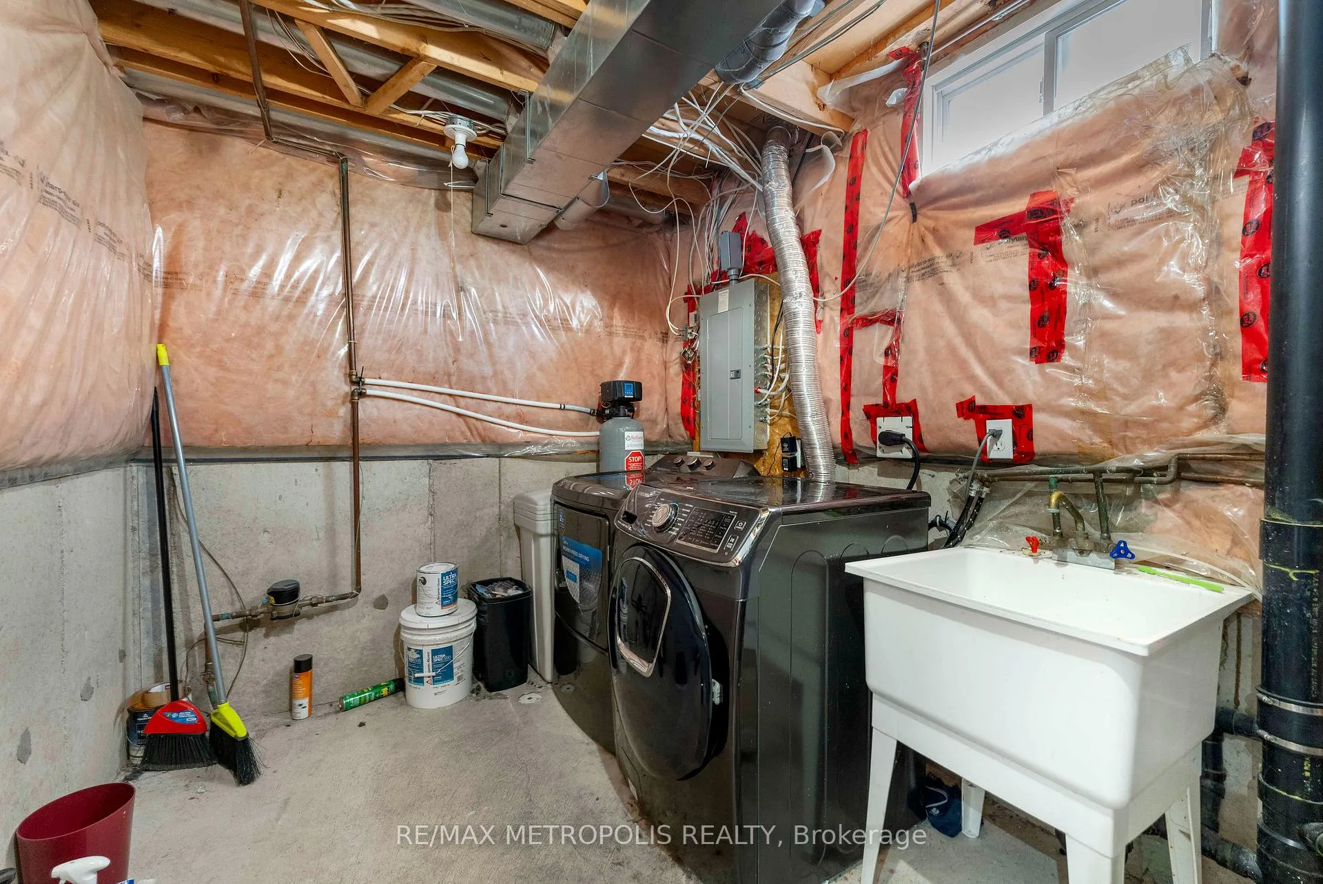 Photo 39 of 16 Twin Pines Crescent, Brampton, Northwest Sandalwood Parkway — HOMEH