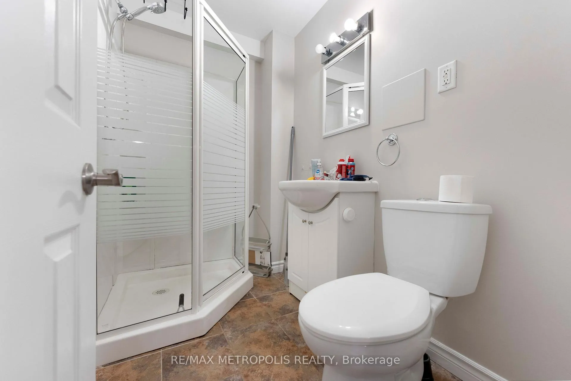 Photo 45 of 16 Twin Pines Crescent, Brampton, Northwest Sandalwood Parkway — HOMEH