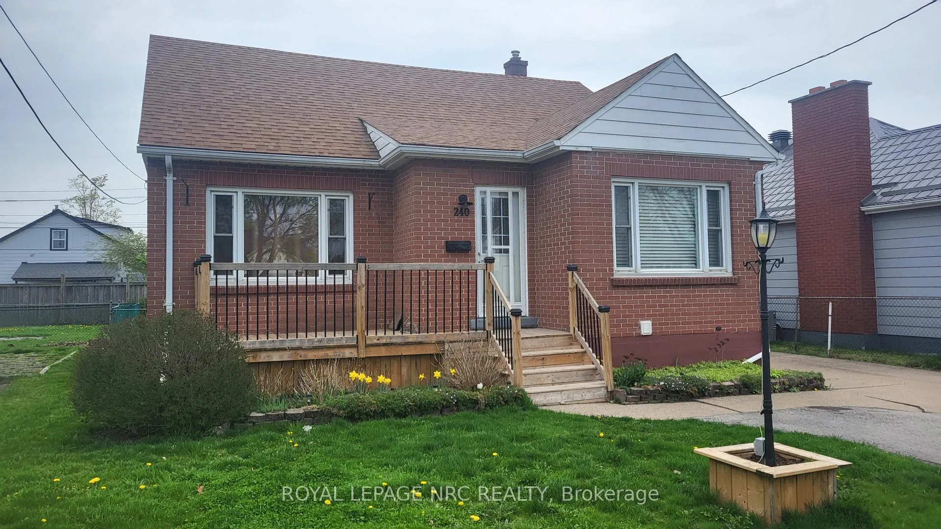 Front of Unit Main Floor, 240 Wallace Avenue S