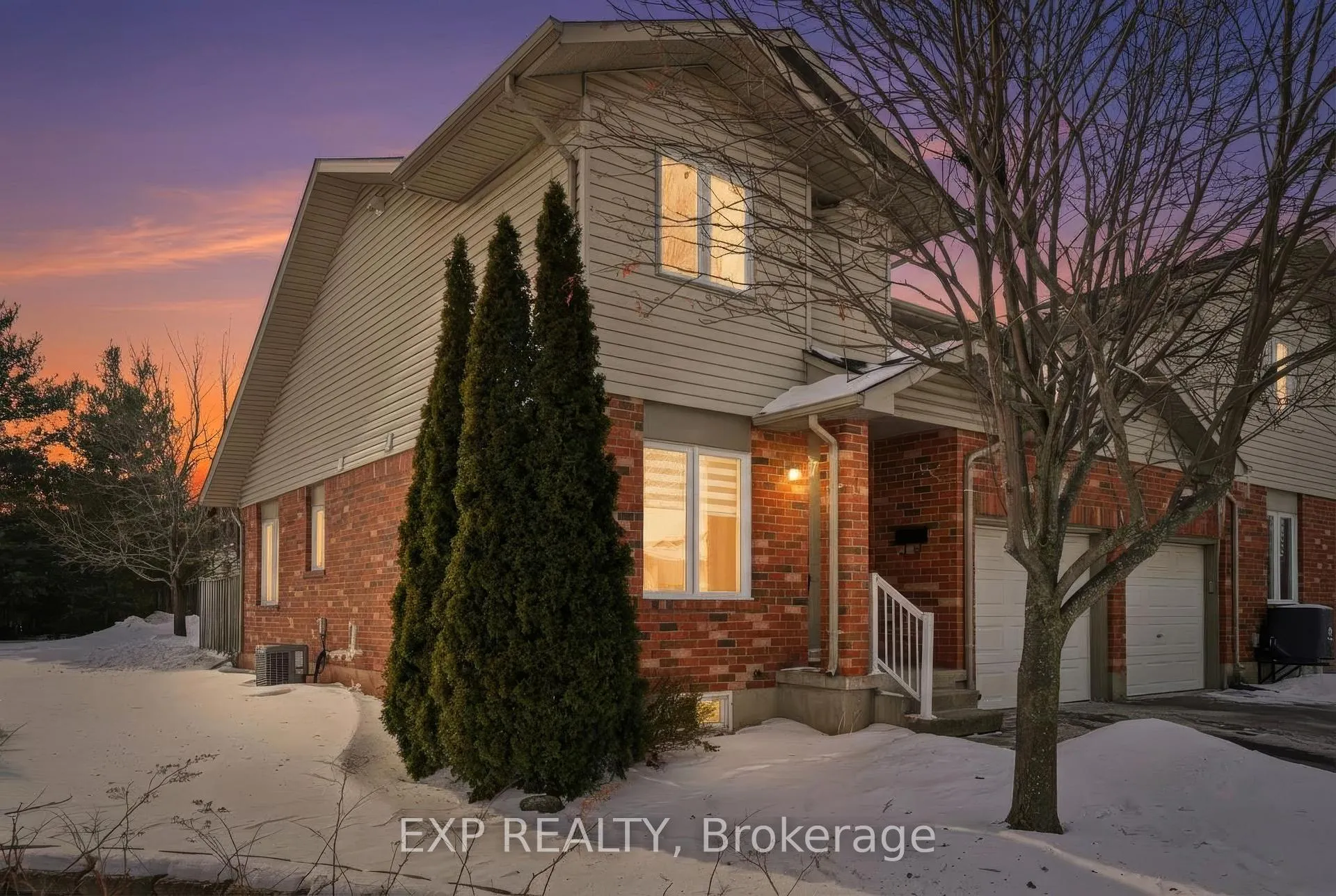 Photo 2 of Unit 1, 19 Bartlett Avenue, Grimsby, Grimsby East — HOMEH