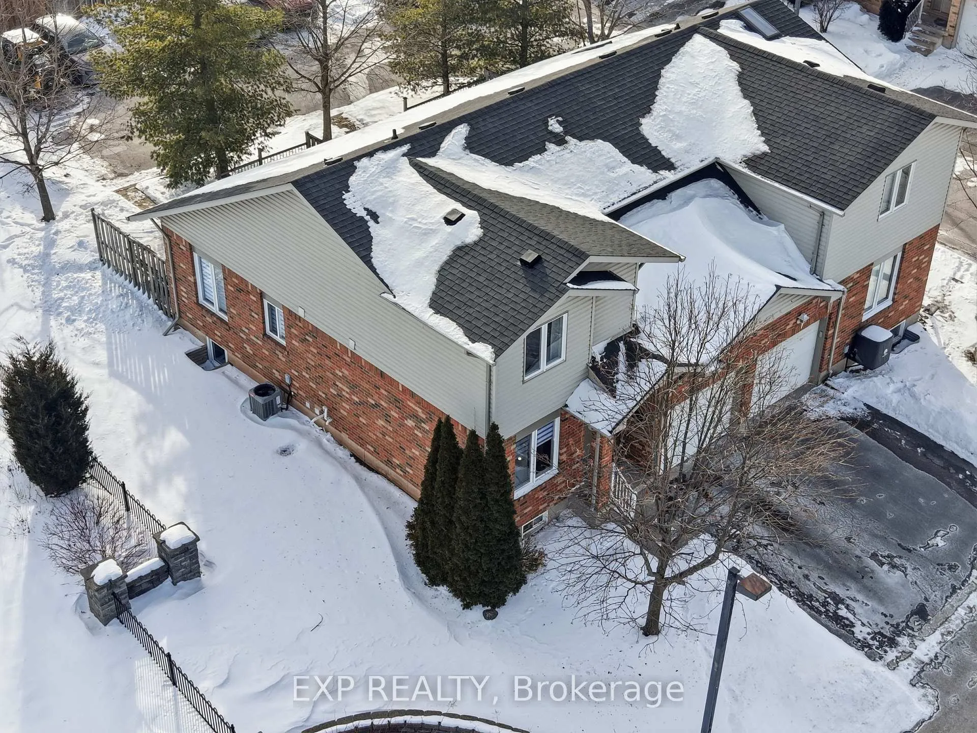 Photo 3 of Unit 1, 19 Bartlett Avenue, Grimsby, Grimsby East — HOMEH