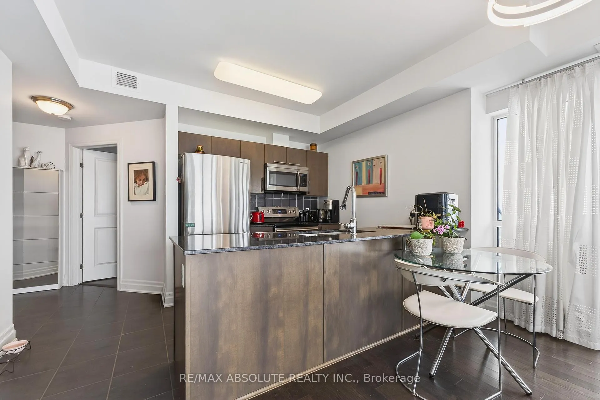 Photo 5 of Unit 1209, 90 Landry Street, Ottawa, Vanier — HOMEH