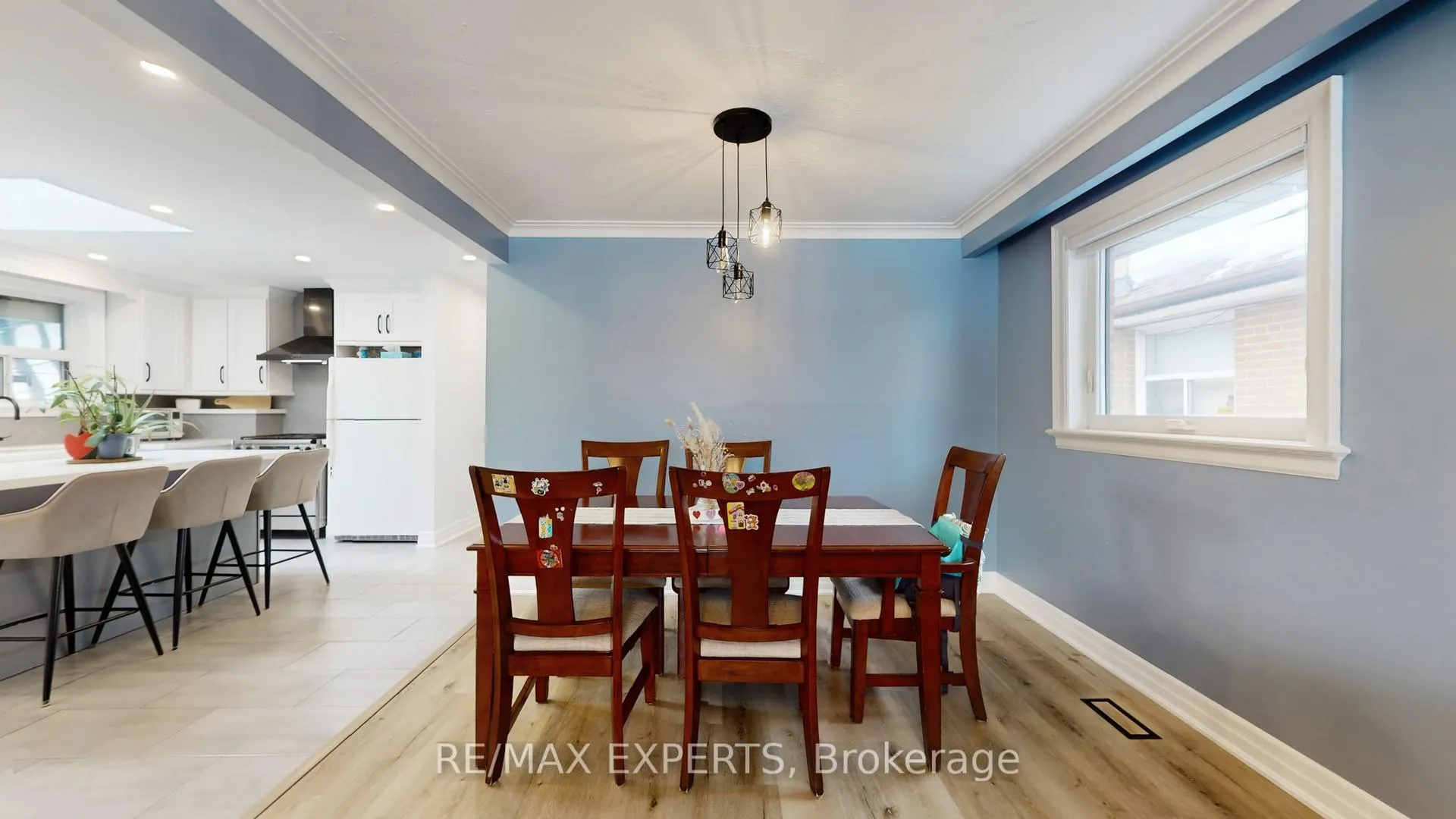 Photo 11 of 327 Jeffcoat Drive, Etobicoke, West Humber-Clairville — HOMEH