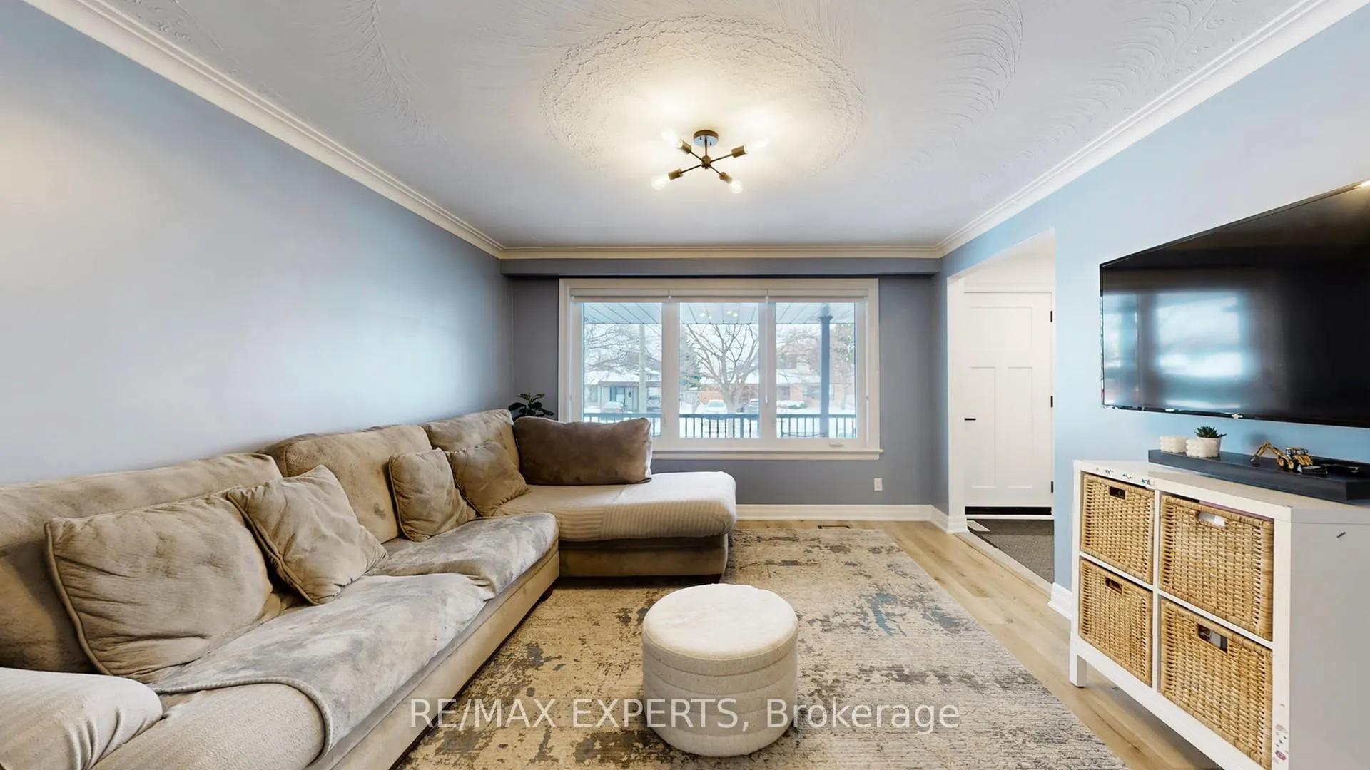 Photo 13 of 327 Jeffcoat Drive, Etobicoke, West Humber-Clairville — HOMEH