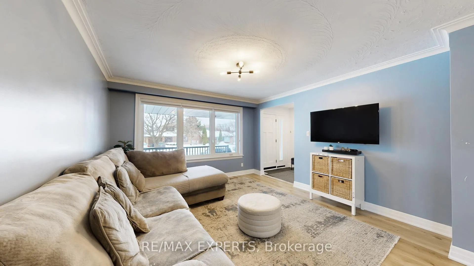 Photo 14 of 327 Jeffcoat Drive, Etobicoke, West Humber-Clairville — HOMEH