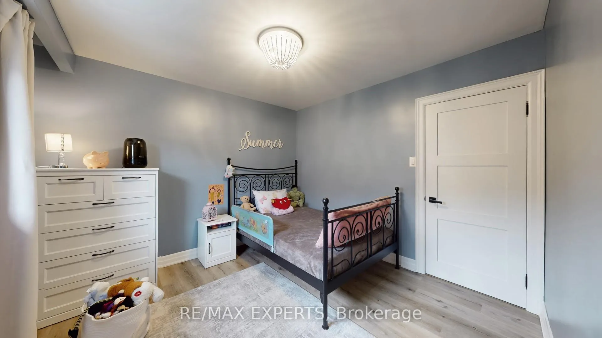 Photo 18 of 327 Jeffcoat Drive, Etobicoke, West Humber-Clairville — HOMEH
