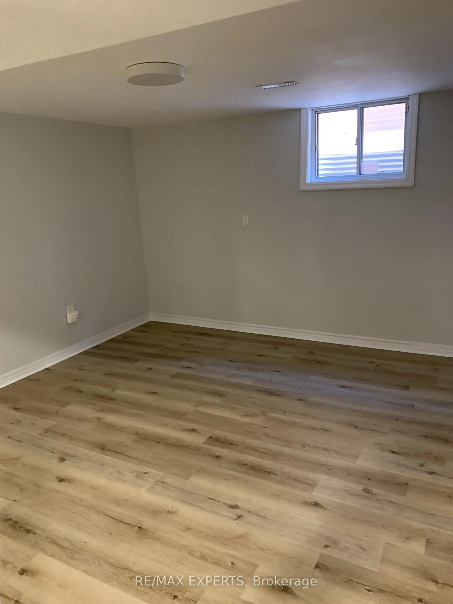 Photo 31 of 327 Jeffcoat Drive, Etobicoke, West Humber-Clairville — HOMEH