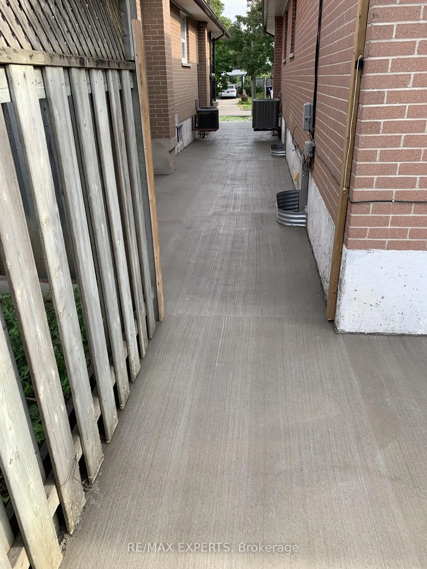 Photo 37 of 327 Jeffcoat Drive, Etobicoke, West Humber-Clairville — HOMEH