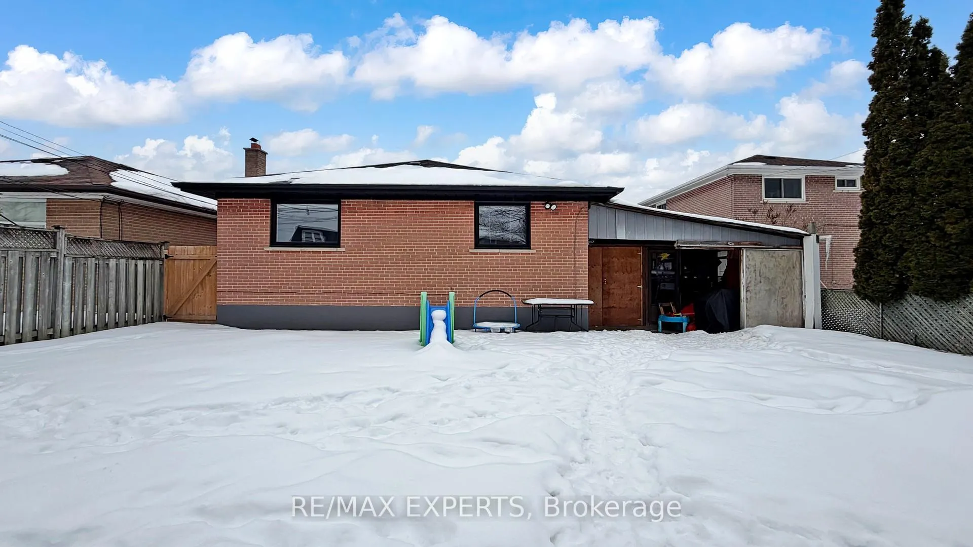 Photo 39 of 327 Jeffcoat Drive, Etobicoke, West Humber-Clairville — HOMEH
