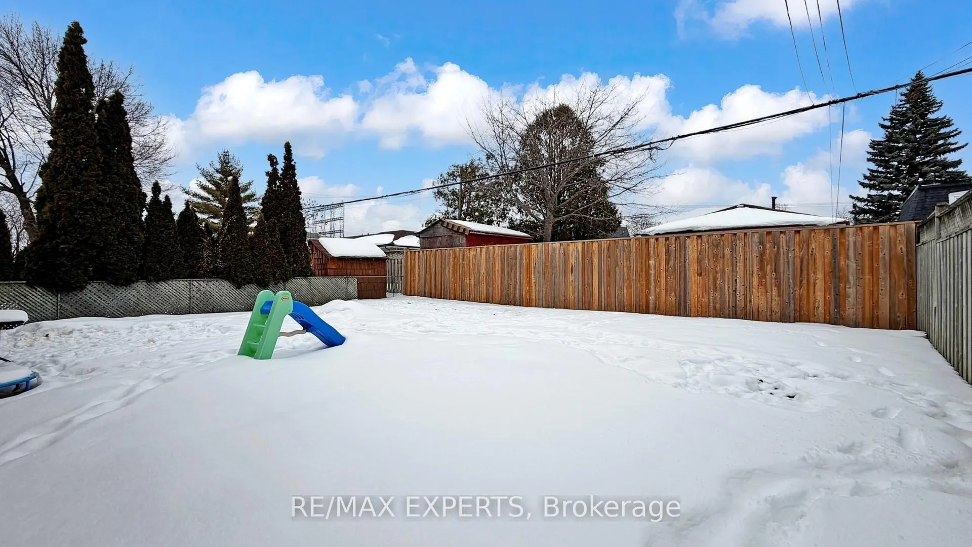 Photo 41 of 327 Jeffcoat Drive, Etobicoke, West Humber-Clairville — HOMEH