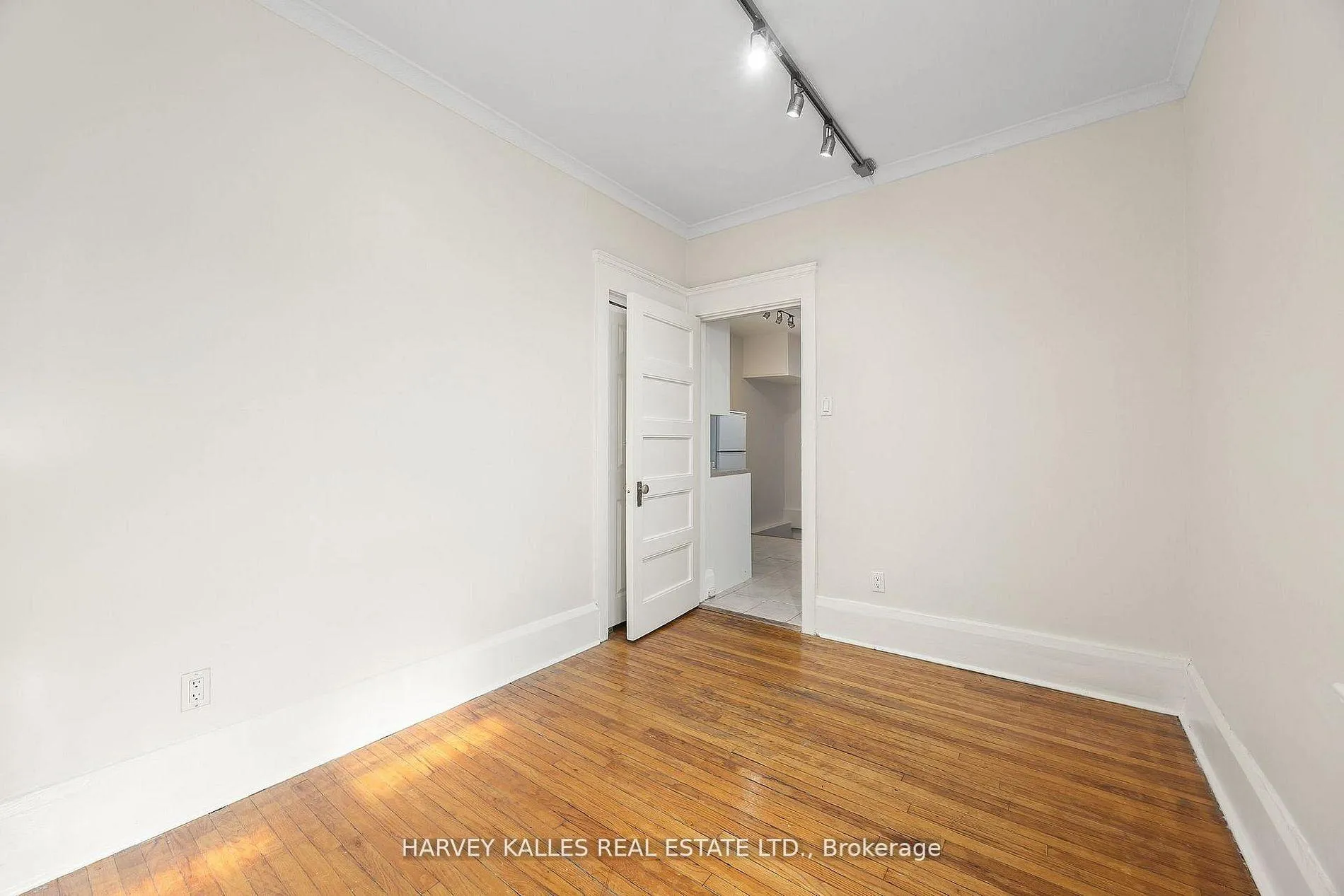 Photo 13 of Unit 101, 440 Avenue Road, Toronto, Casa Loma — HOMEH