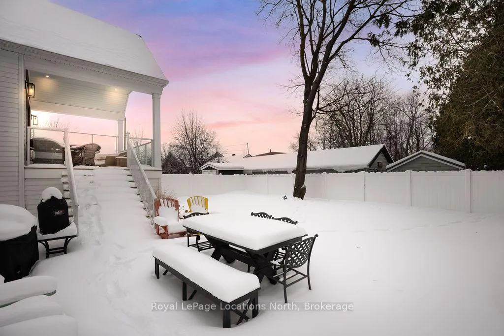 Photo 5 of 53 Niagara Street, Collingwood — HOMEH