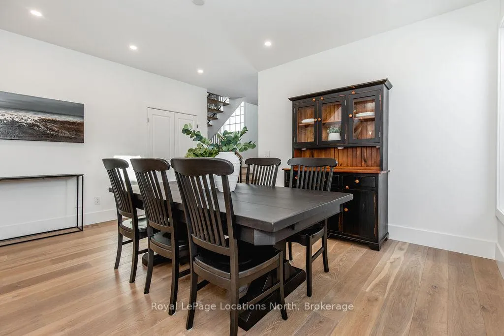 Photo 11 of 53 Niagara Street, Collingwood — HOMEH