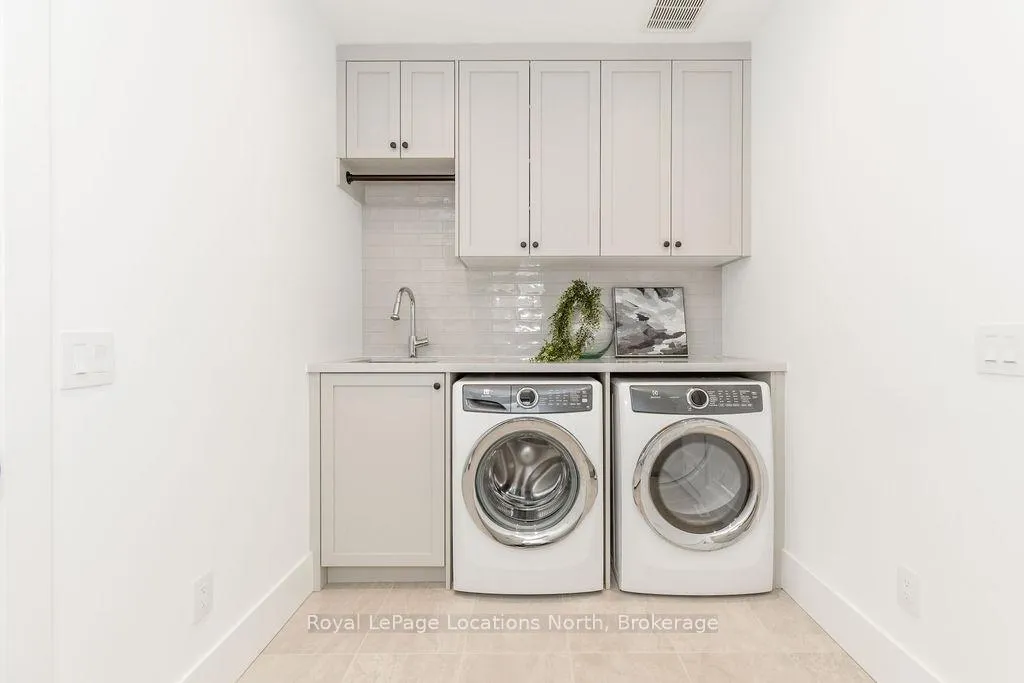 Photo 27 of 53 Niagara Street, Collingwood — HOMEH
