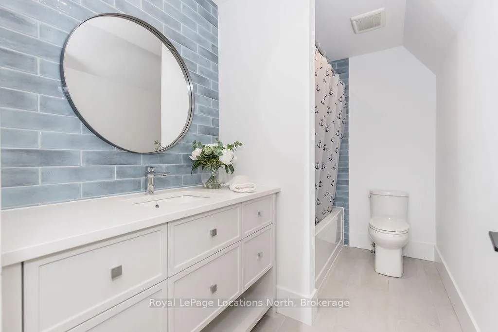Photo 35 of 53 Niagara Street, Collingwood — HOMEH