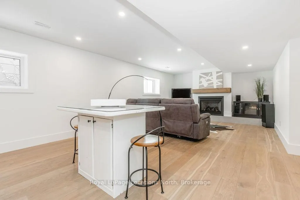 Photo 39 of 53 Niagara Street, Collingwood — HOMEH