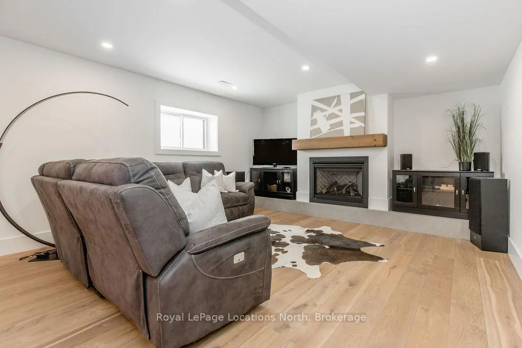 Photo 41 of 53 Niagara Street, Collingwood — HOMEH